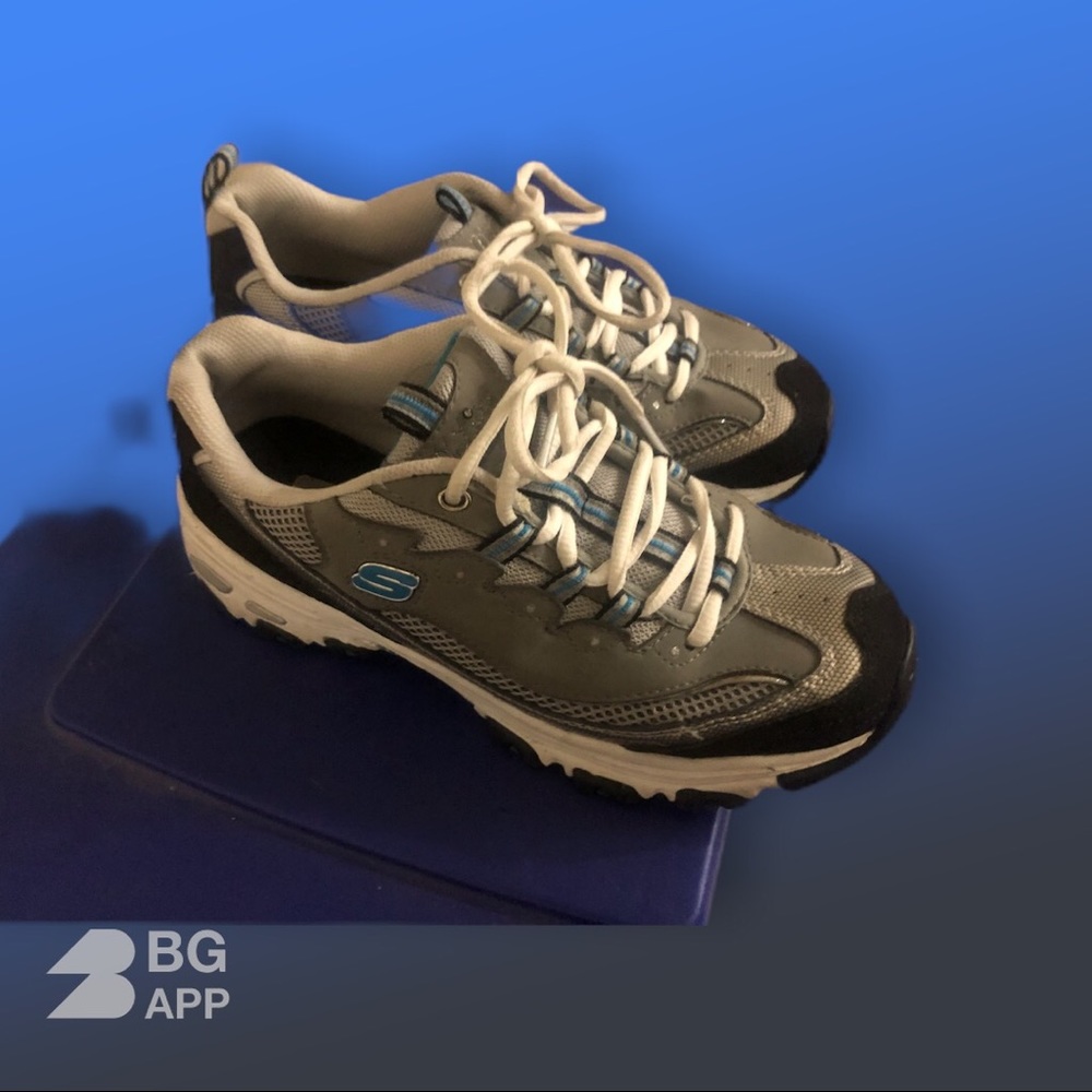 Sketchers sneakers